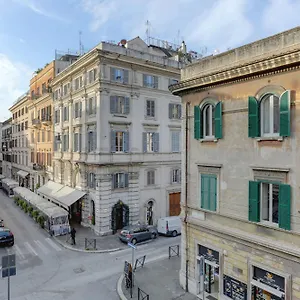 https://appartamento-santi-quattro-colosseo.it-romehotels.com